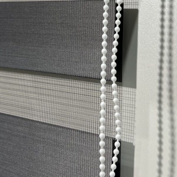 CORTINA ROLLER ZEBRA DUO GRIS 165X100CM - Imagen 4