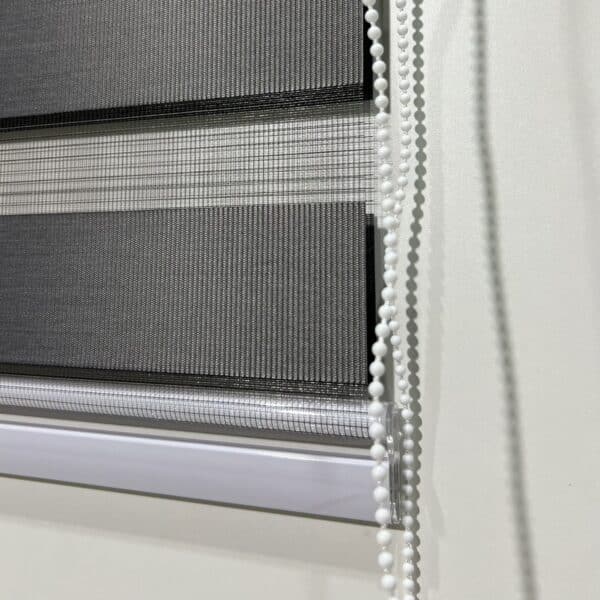 CORTINA ROLLER ZEBRA DUO GRIS 165X100CM - Imagen 5