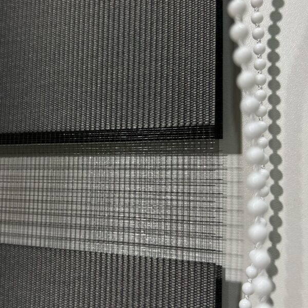 CORTINA ROLLER ZEBRA DUO GRIS 165X100CM - Imagen 6